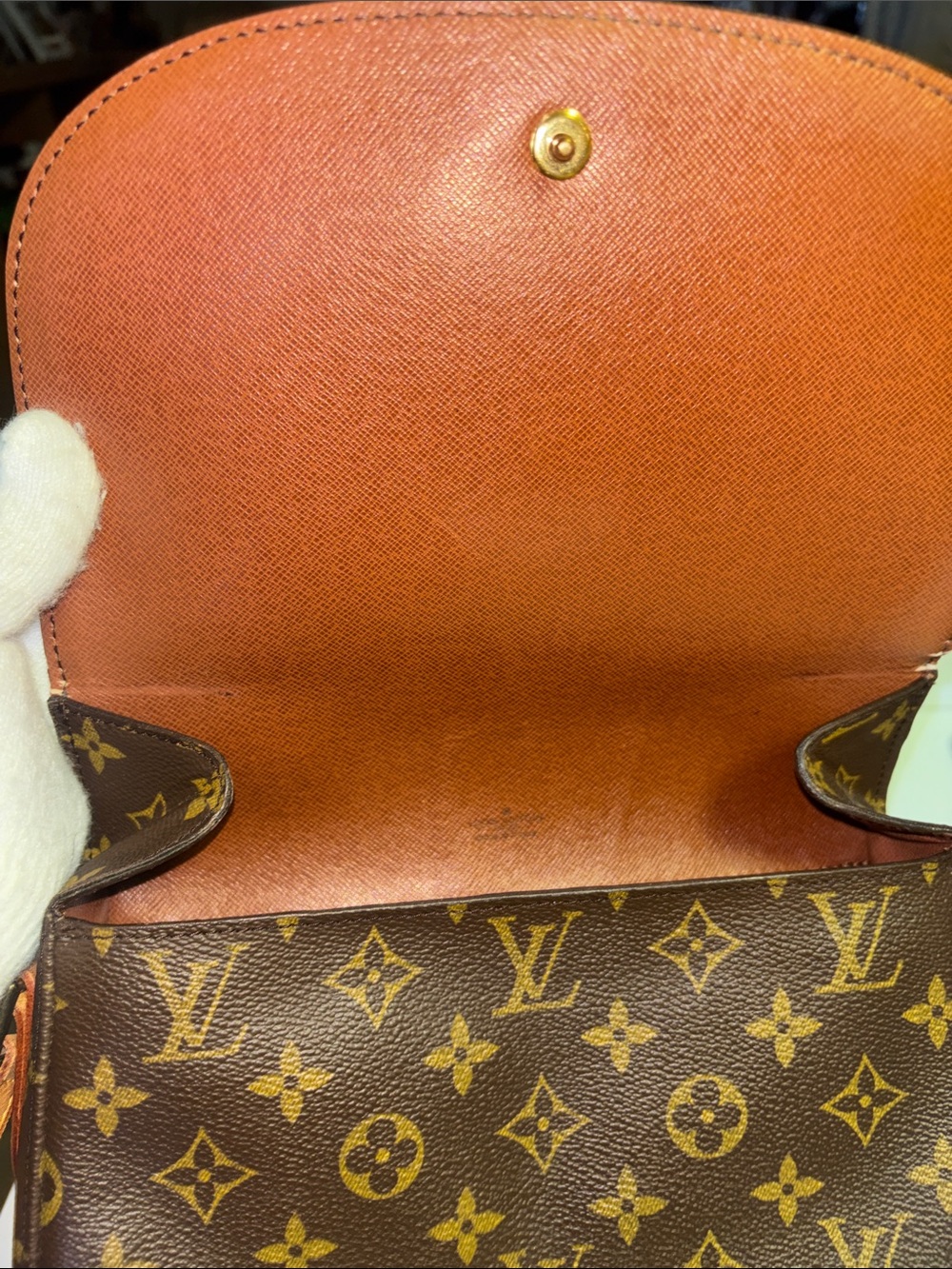 Louis Vuitton Large Monogram St Cloud Crossbody w/ Adjustable Strap & LV Wallet - Picture 7 of 17